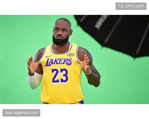 詹姆斯关键战得分结构变化：无球占比提升主导湖人进攻