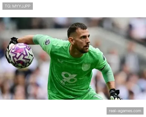 门将持球受保护规则详解：哪些行为会被判犯规？