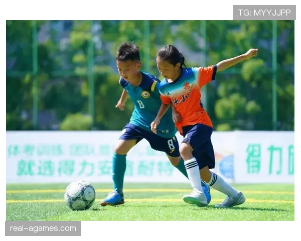 青少年足球规则:年龄分组、换人和比赛时长的关键判定 青少年足球规则:年龄分组、换人和比赛时长的关键判定